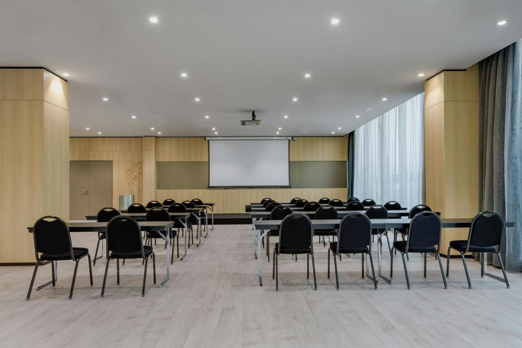 Ac Hotel La Finca By Marriott Pozuelo de Alarcon Ngoại thất bức ảnh