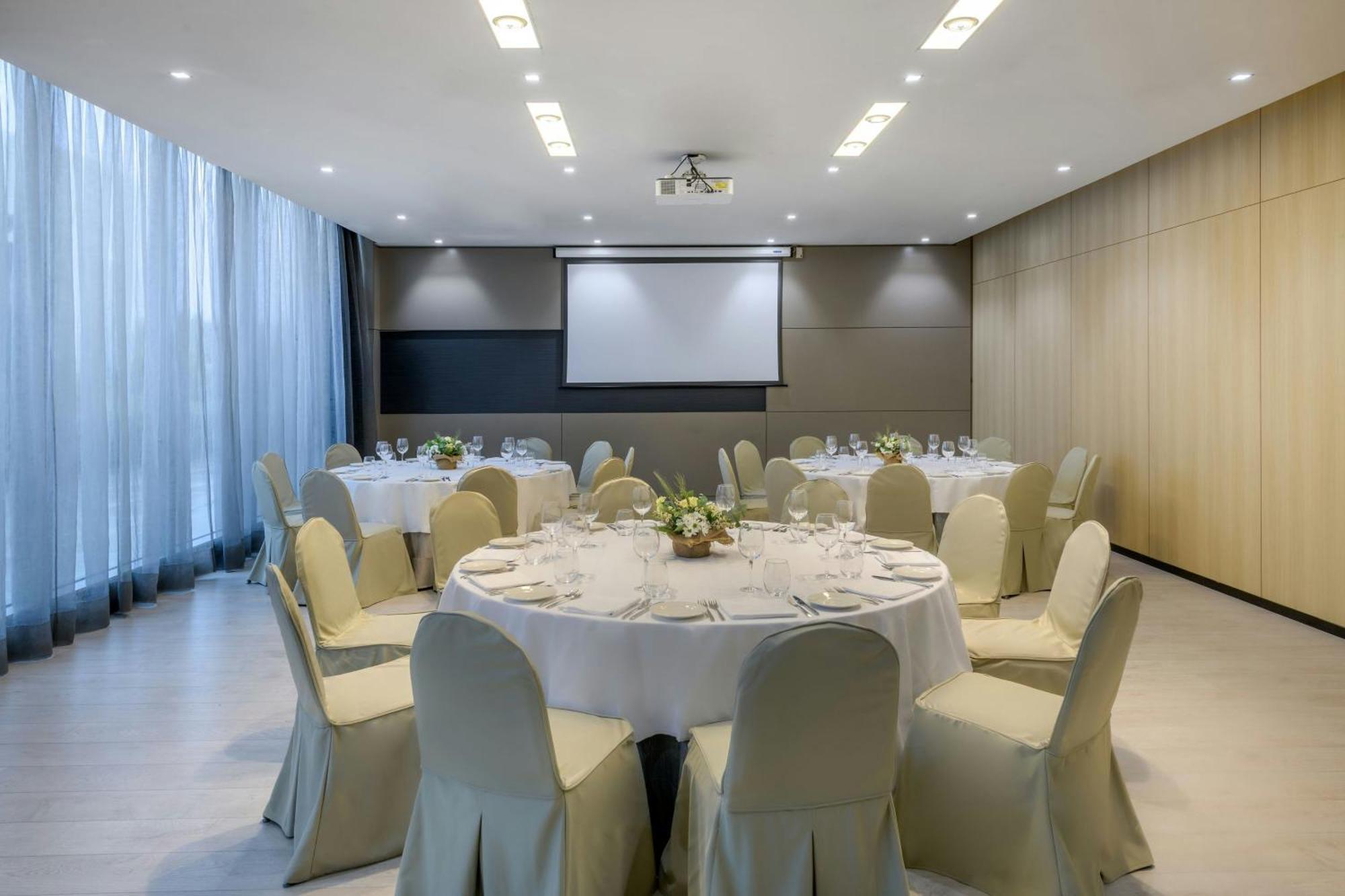 Ac Hotel La Finca By Marriott Pozuelo de Alarcon Ngoại thất bức ảnh