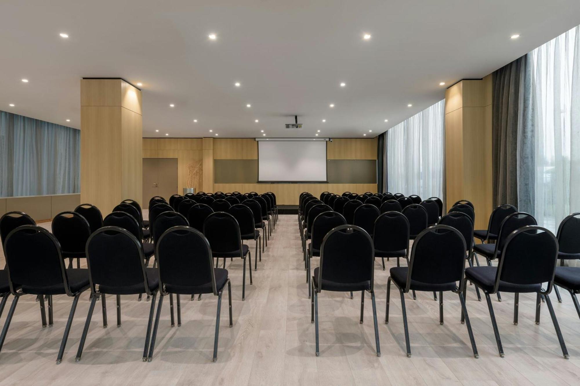 Ac Hotel La Finca By Marriott Pozuelo de Alarcon Ngoại thất bức ảnh